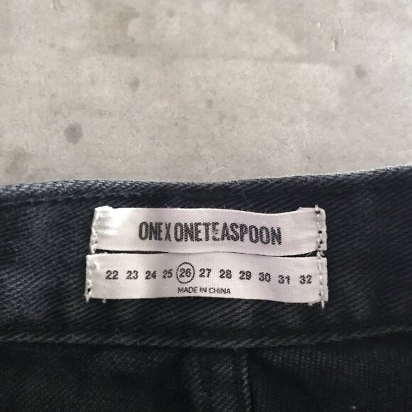 One Teaspoon Bonitas Shorts 26 Black Cut off Denim Button Fly Destroyed Festival - Picture 3 of 14